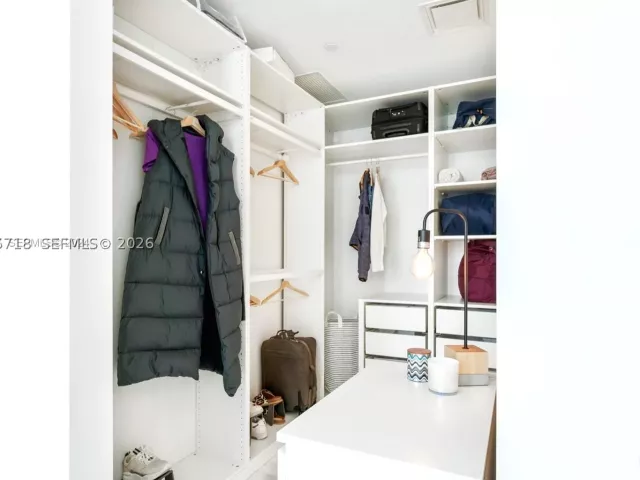 2-bedroom condo for rent in Miami - 700 NE 26th Ter 1405 - MondialRealty