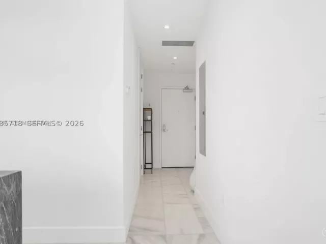 2-bedroom condo for rent in Miami - 700 NE 26th Ter 1405 - MondialRealty