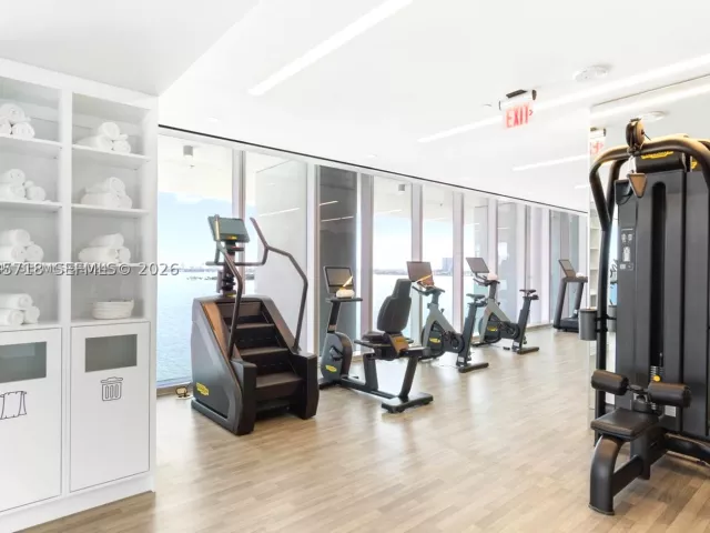 2-bedroom condo for rent in Miami - 700 NE 26th Ter 1405 - MondialRealty