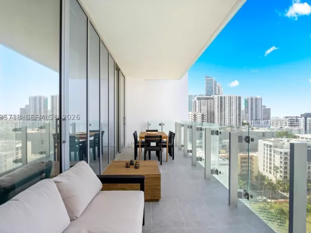 2-bedroom condo for rent in Miami - 700 NE 26th Ter 1405 - MondialRealty