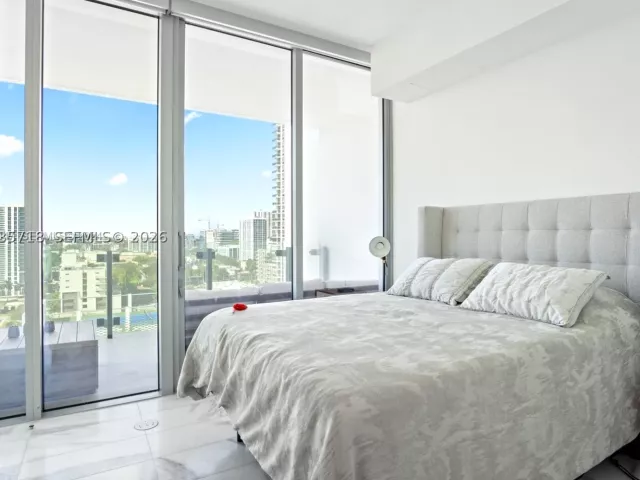 2-bedroom condo for rent in Miami - 700 NE 26th Ter 1405 - MondialRealty
