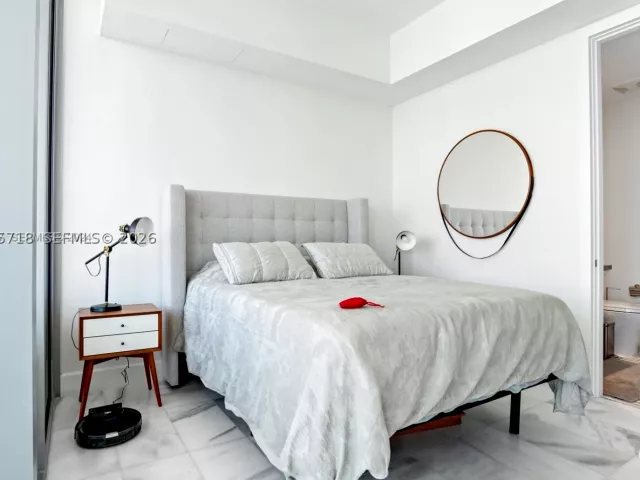 2-bedroom condo for rent in Miami - 700 NE 26th Ter 1405 - MondialRealty