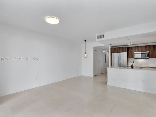1-bedroom condo for rent in Miami - 488 NE 18th St 1805 - MondialRealty