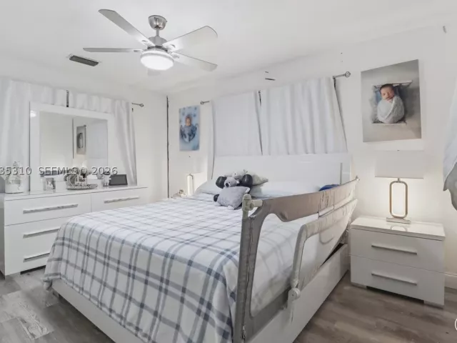 3-bedroom home for sale in Hollywood - 7551 Polk St - MondialRealty