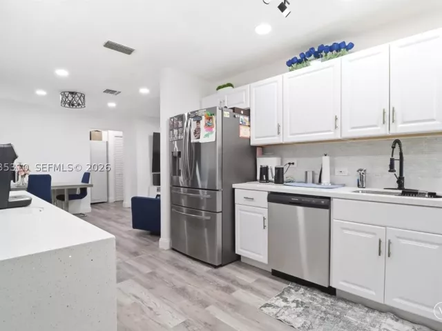 3-bedroom home for sale in Hollywood - 7551 Polk St - MondialRealty