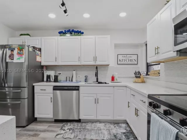 3-bedroom home for sale in Hollywood - 7551 Polk St - MondialRealty