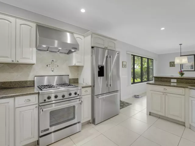 3-bedroom home for sale in Delray Beach - 109 NE 17th Street - MondialRealty