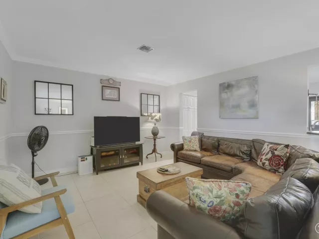 3-bedroom home for sale in Delray Beach - 109 NE 17th Street - MondialRealty