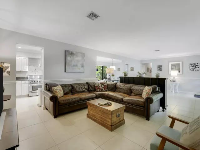 3-bedroom home for sale in Delray Beach - 109 NE 17th Street - MondialRealty