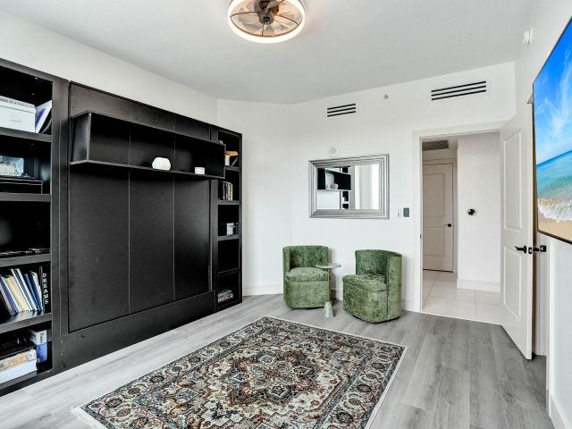 2-bedroom condo for sale in Fort Lauderdale - 315 NE 3rd Avenue 1206 - MondialRealty