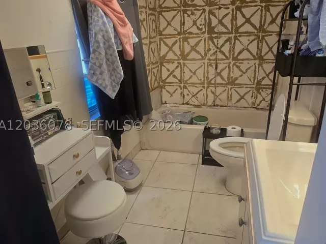 3-bedroom home for sale in Miami - 11290 SW 47th Ter - MondialRealty