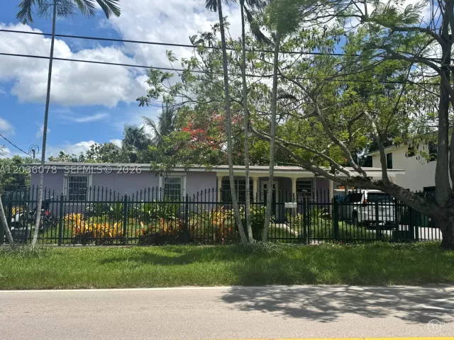 3-bedroom home for sale in Miami - 11290 SW 47th Ter - MondialRealty