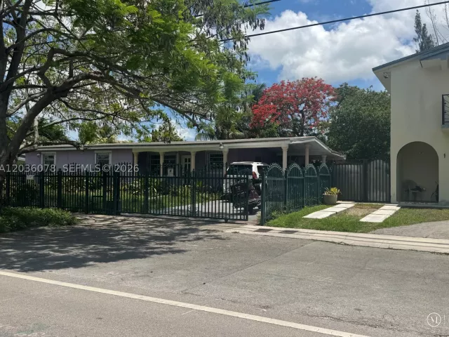 3-bedroom home for sale in Miami - 11290 SW 47th Ter - MondialRealty