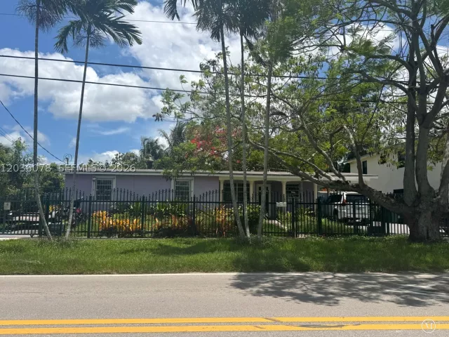 3-bedroom home for sale in Miami - 11290 SW 47th Ter - MondialRealty