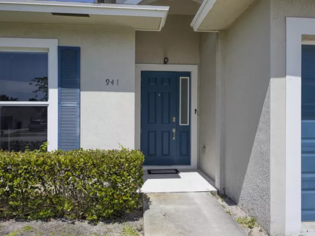 3-bedroom home for sale in West Palm Beach - 941 Fitch Drive - MondialRealty
