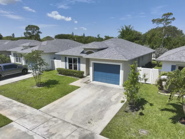 3-bedroom home for sale in West Palm Beach - 941 Fitch Drive - MondialRealty