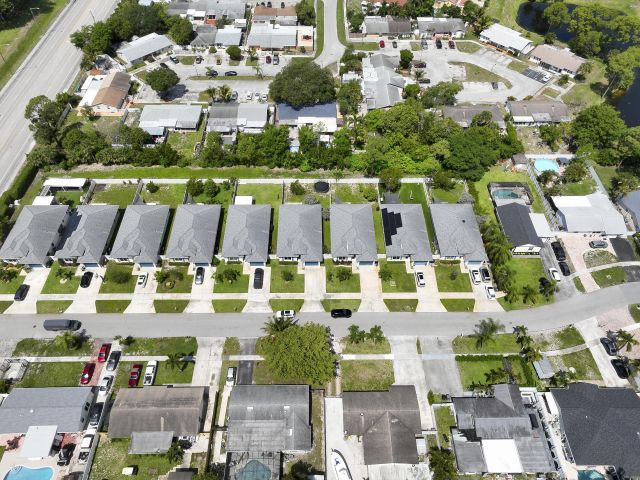 3-bedroom home for sale in West Palm Beach - 941 Fitch Drive - MondialRealty
