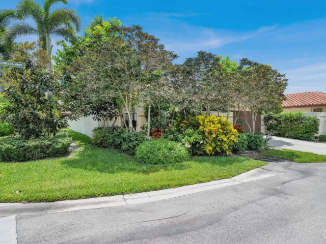 2-bedroom home for sale in Boca Raton - 21381 Sonesta Way - MondialRealty