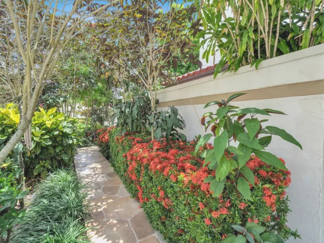 2-bedroom home for sale in Boca Raton - 21381 Sonesta Way - MondialRealty