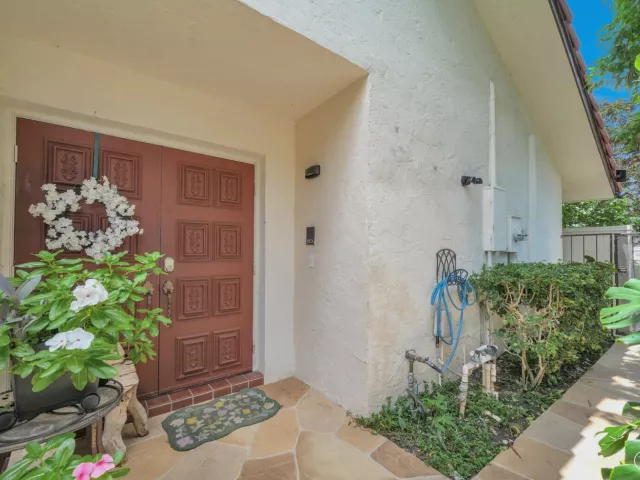 2-bedroom home for sale in Boca Raton - 21381 Sonesta Way - MondialRealty