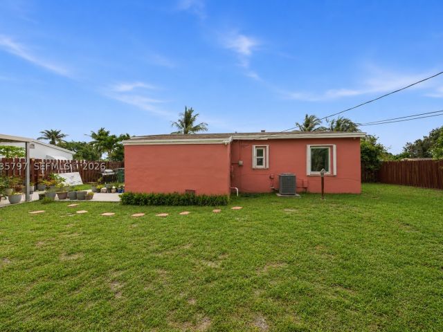 3-bedroom home for sale in Miami Gardens - 16420 NW 18th Pl - MondialRealty