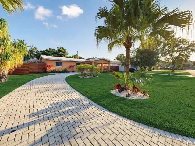 3-bedroom home for rent in Fort Lauderdale - 1500 SW 22nd Street - MondialRealty