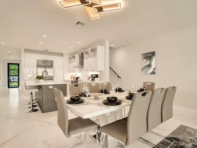 4-bedroom home for rent in Fort Lauderdale - 119 SE 12th Avenue - MondialRealty