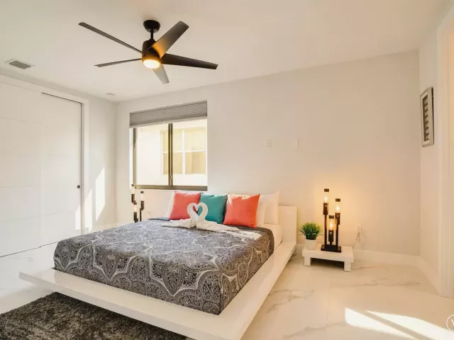 4-bedroom home for rent in Fort Lauderdale - 119 SE 12th Avenue - MondialRealty