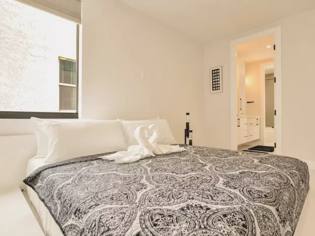 4-bedroom home for rent in Fort Lauderdale - 119 SE 12th Avenue - MondialRealty