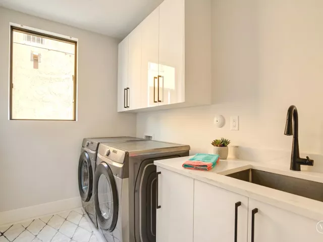 4-bedroom home for rent in Fort Lauderdale - 119 SE 12th Avenue - MondialRealty
