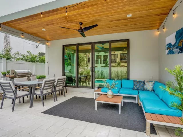 4-bedroom home for rent in Fort Lauderdale - 119 SE 12th Avenue - MondialRealty