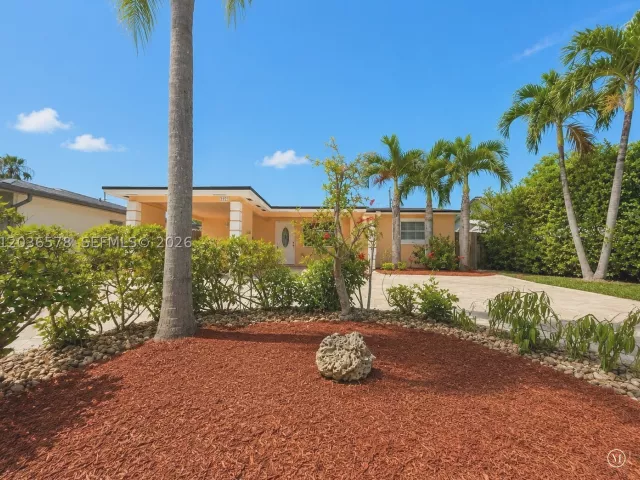 3-bedroom home for sale in Hollywood - 3327 Taft St - MondialRealty