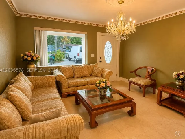 3-bedroom home for sale in Hollywood - 3327 Taft St - MondialRealty