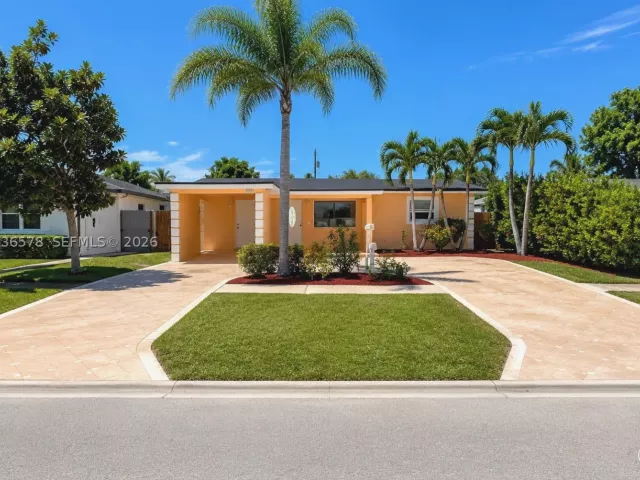 3-bedroom home for sale in Hollywood - 3327 Taft St - MondialRealty