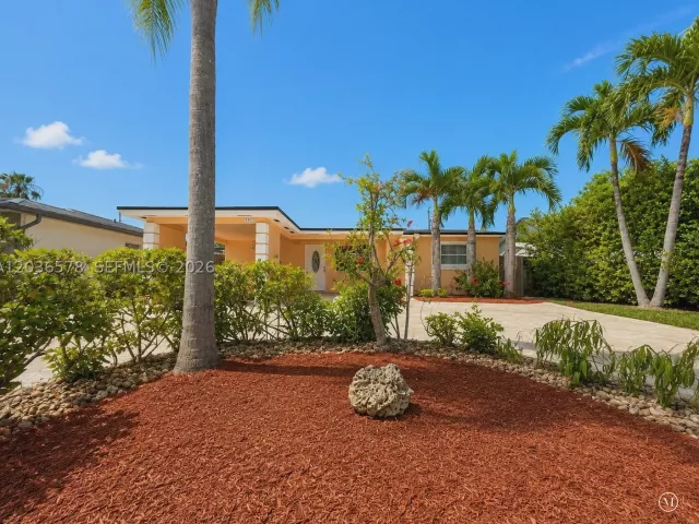 3-bedroom home for sale in Hollywood - 3327 Taft St - MondialRealty