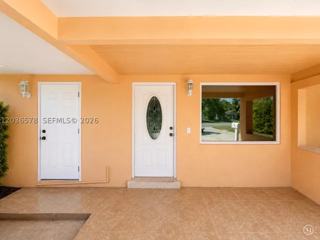3-bedroom home for sale in Hollywood - 3327 Taft St - MondialRealty