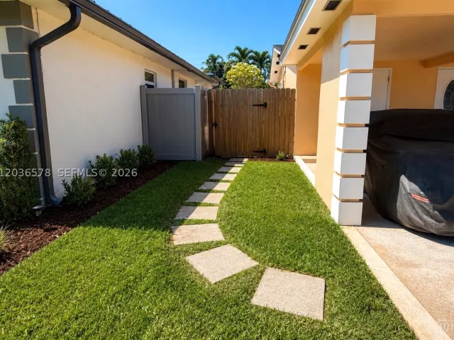 3-bedroom home for sale in Hollywood - 3327 Taft St - MondialRealty