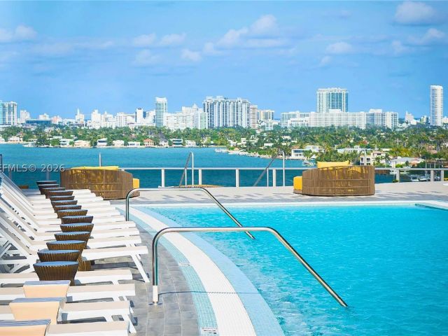 1-bedroom condo for sale in Miami - 488 NE 18th St 3007 - MondialRealty