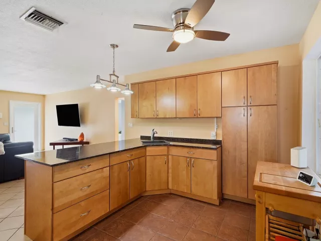 3-bedroom home for sale in Hollywood - 2834 Adams Street - MondialRealty