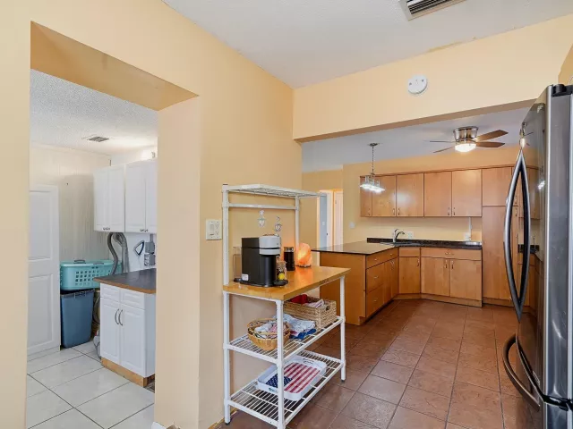 3-bedroom home for sale in Hollywood - 2834 Adams Street - MondialRealty