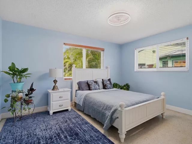 3-bedroom home for sale in Hollywood - 2834 Adams Street - MondialRealty