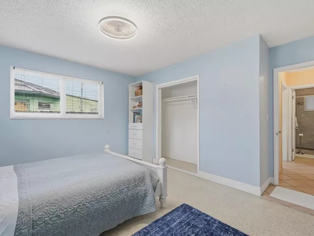 3-bedroom home for sale in Hollywood - 2834 Adams Street - MondialRealty