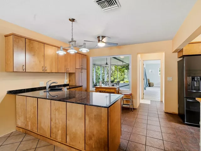 3-bedroom home for sale in Hollywood - 2834 Adams Street - MondialRealty