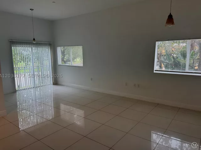 3-bedroom home for sale in Hollywood - 820 N 17th Ave - MondialRealty