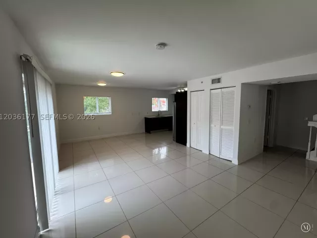 3-bedroom home for sale in Hollywood - 820 N 17th Ave - MondialRealty