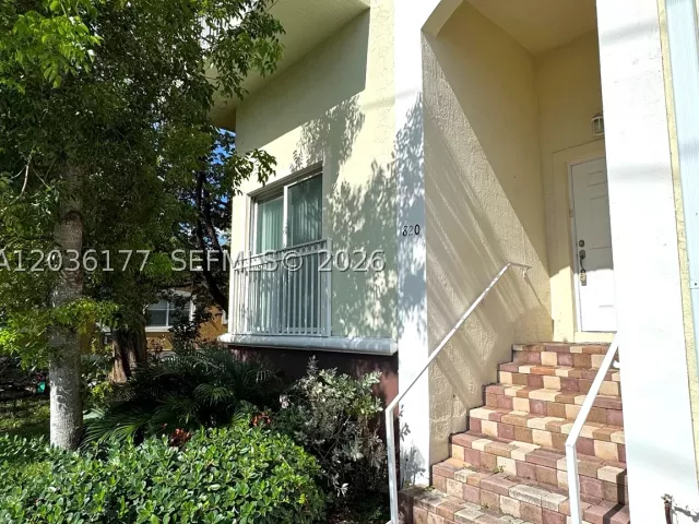 3-bedroom home for sale in Hollywood - 820 N 17th Ave - MondialRealty