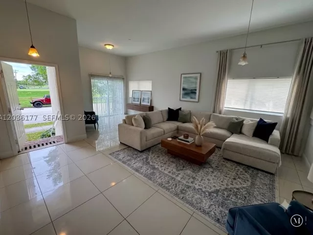 3-bedroom home for sale in Hollywood - 820 N 17th Ave - MondialRealty