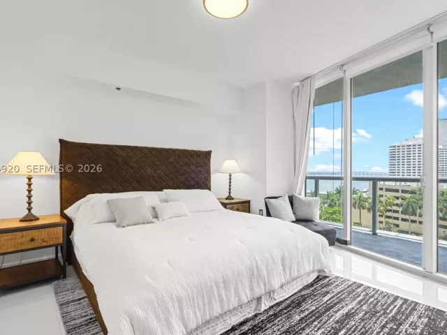 2-bedroom condo for sale in Miami - 495 Brickell Ave 905 - MondialRealty
