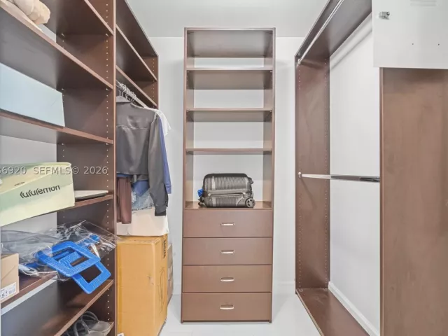 2-bedroom condo for sale in Miami - 495 Brickell Ave 905 - MondialRealty