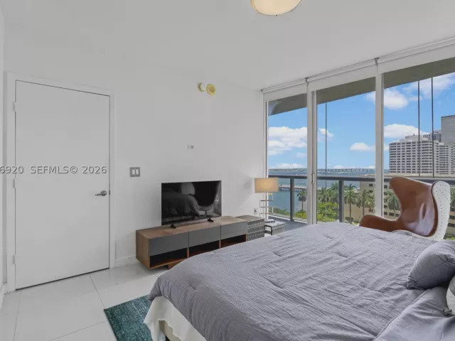 2-bedroom condo for sale in Miami - 495 Brickell Ave 905 - MondialRealty